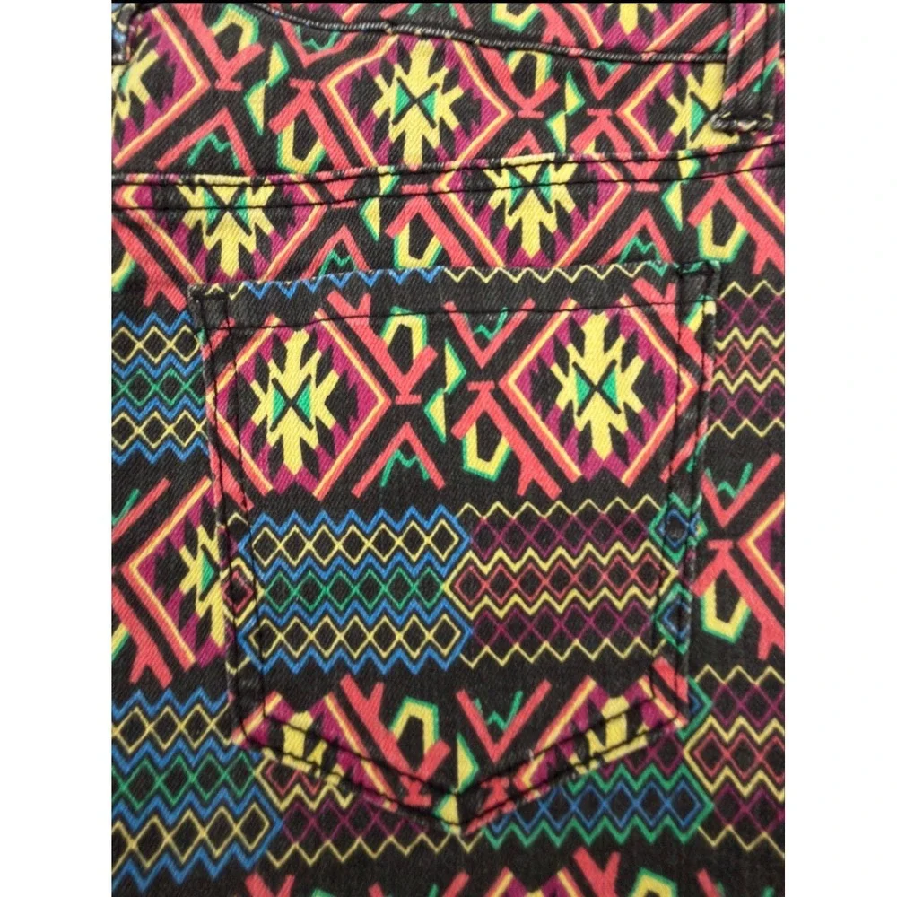 Forever 21 Denim Shorts 28‎ Black Multi Tribal Print Geometric Hipster Festival